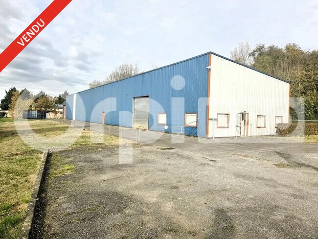 Plus de détails pour Local d’activités à vendre