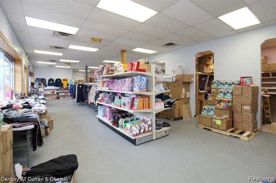 3929 Dix Hwy, Lincoln Park, MI à louer - Photo de l’immeuble – Image 3 sur 13