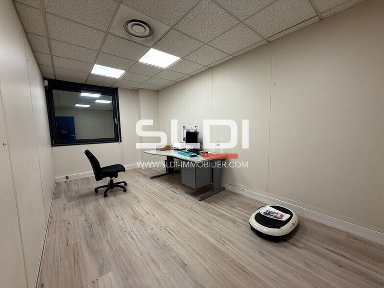 Bureau dans Saint Quentin Fallavier à louer - Photo intérieure – Image 3 sur 12