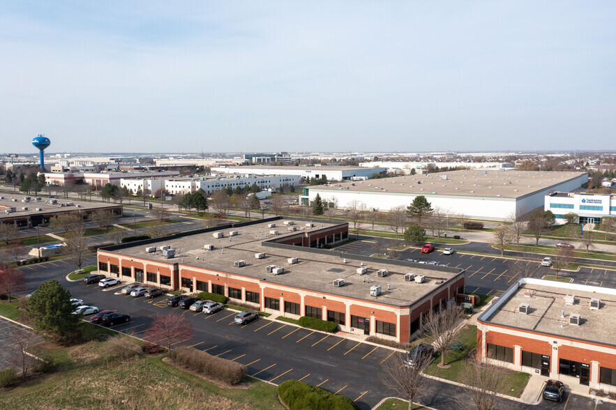 440 Quadrangle Dr, Bolingbrook, IL à vendre - Aérien – Image 3 sur 10