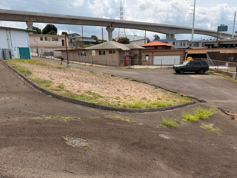Pearl City Industrial Portfolio portefeuille de 3 biens à vendre sur LoopNet.fr - Photo de l’immeuble – Image 2 sur 13