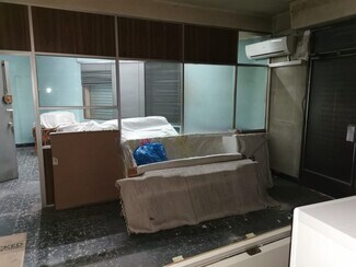 Plus de détails pour Local commercial à louer