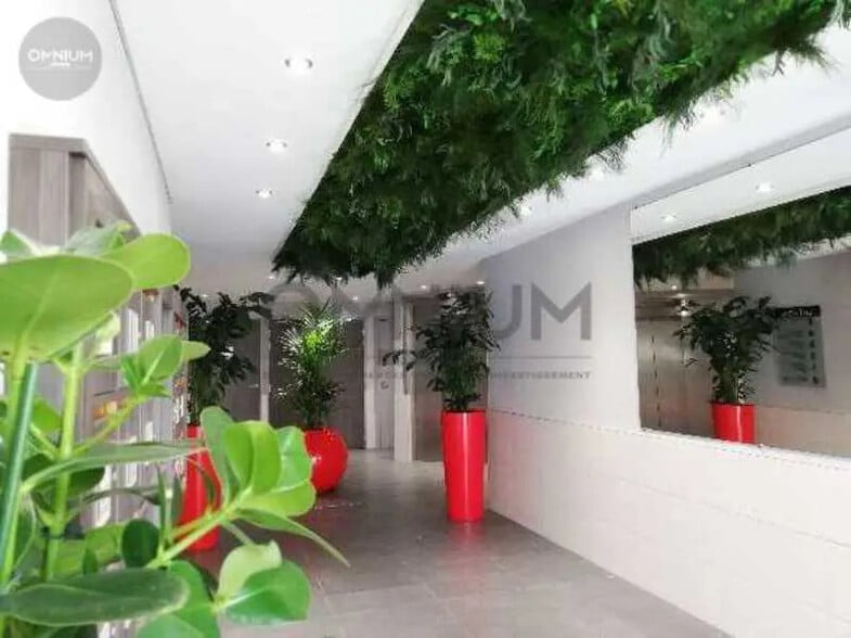 Bureau dans Lyon à louer - Hall d’entrée – Image 2 sur 8