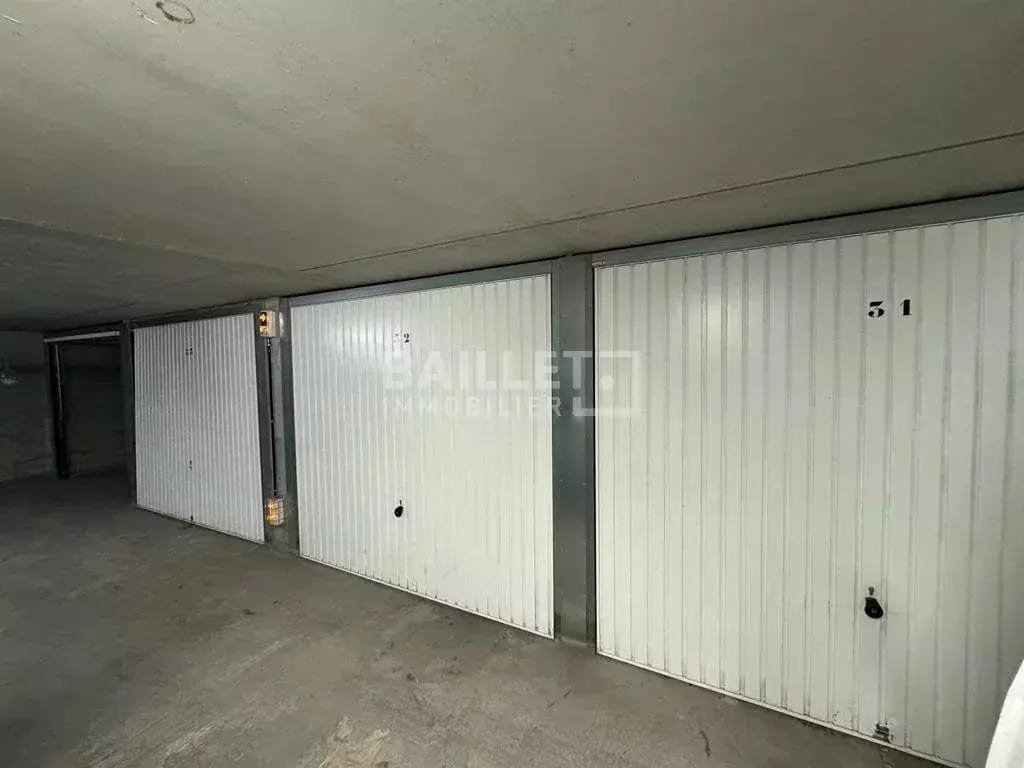 Industriel/Logistique dans Antibes à louer Photo de l’immeuble– Image 1 sur 9