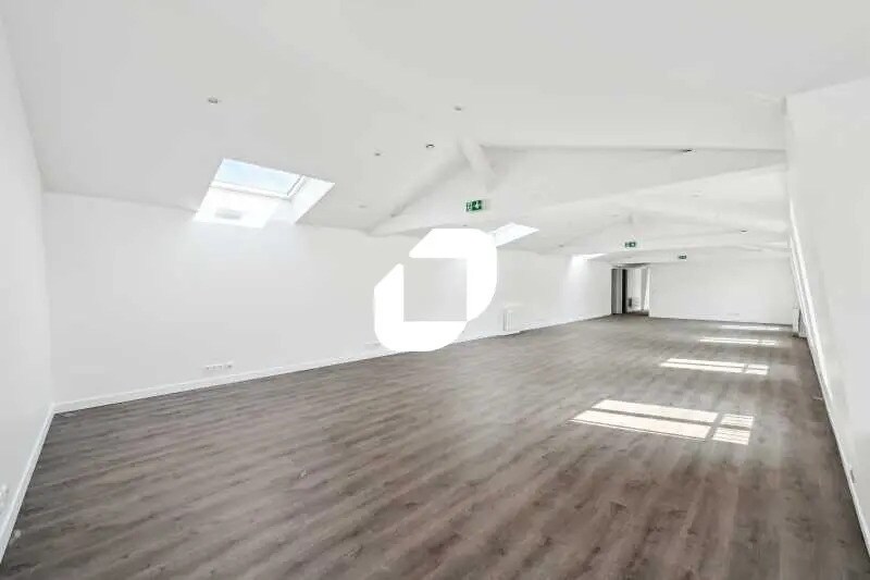 Bureau dans Nanterre à louer - Photo de l’immeuble – Image 2 sur 14