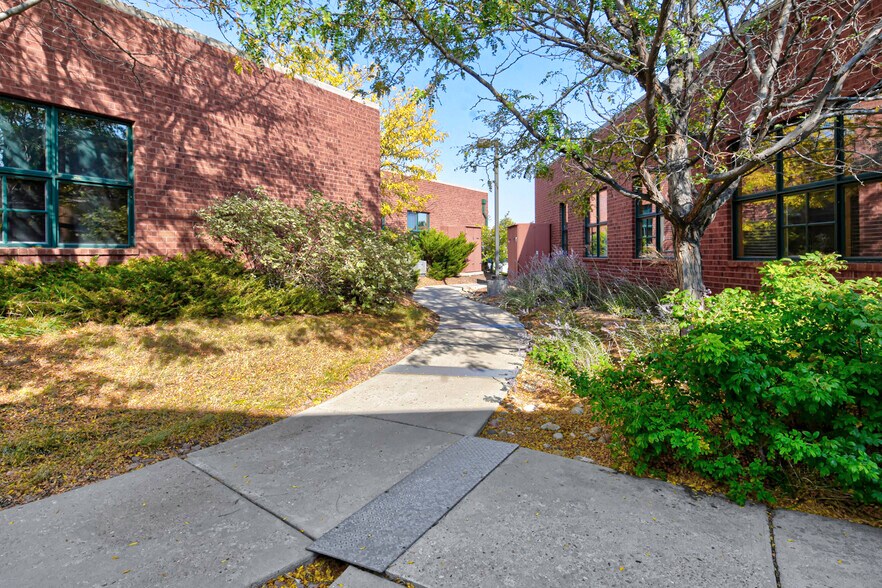 88 Inverness Cir E, Englewood, CO à vendre - Photo de l’immeuble – Image 2 sur 5
