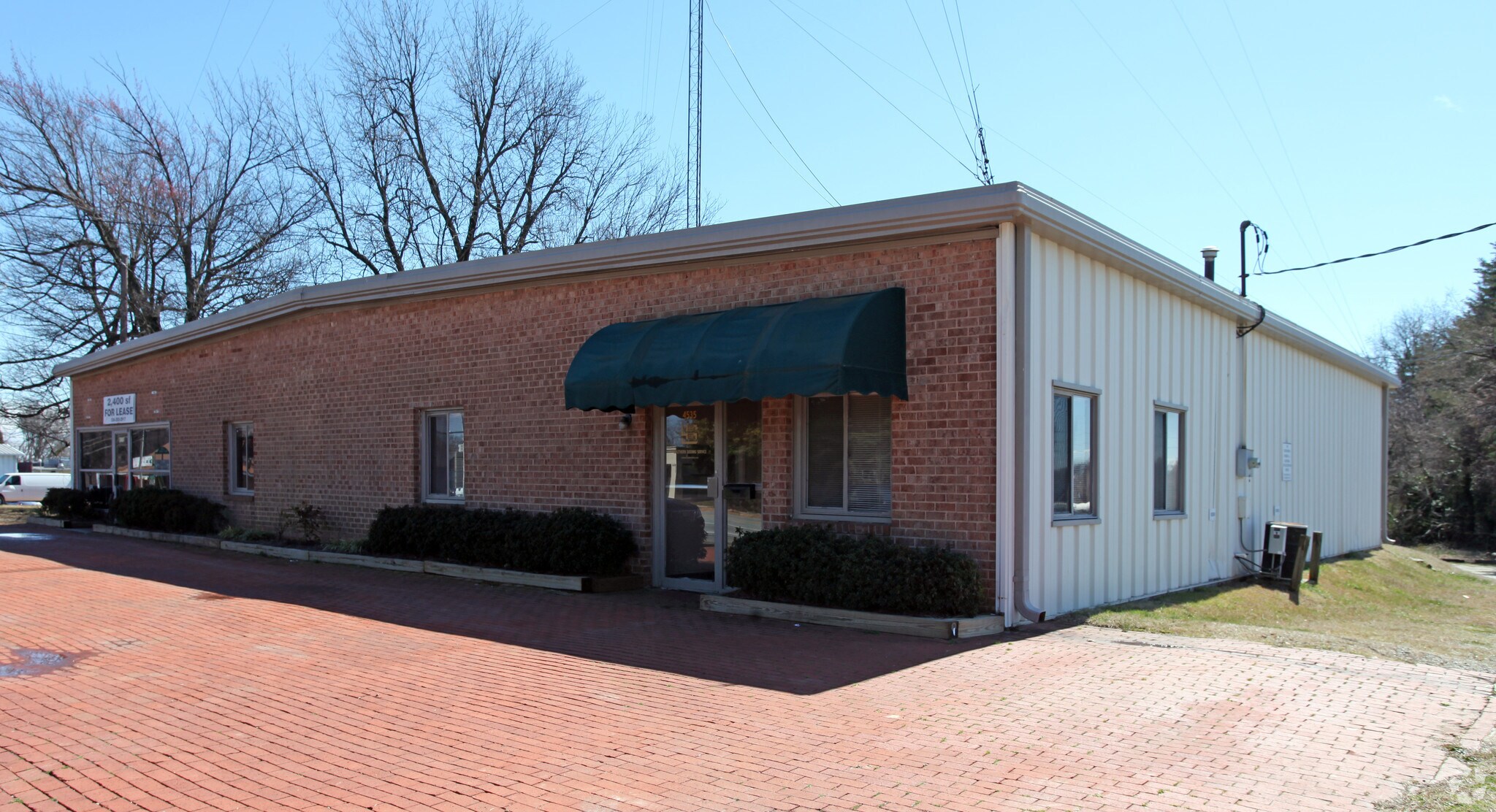 4535 W Market St, Greensboro, NC à vendre Photo principale– Image 1 sur 4