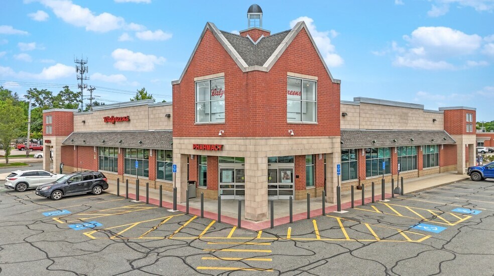 121 Main St, Foxboro, MA à vendre - Photo de l’immeuble – Image 2 sur 7