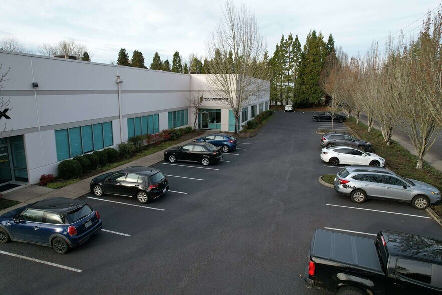 15865 SW 74th Ave, Portland, OR à louer - Photo de l’immeuble – Image 2 sur 3