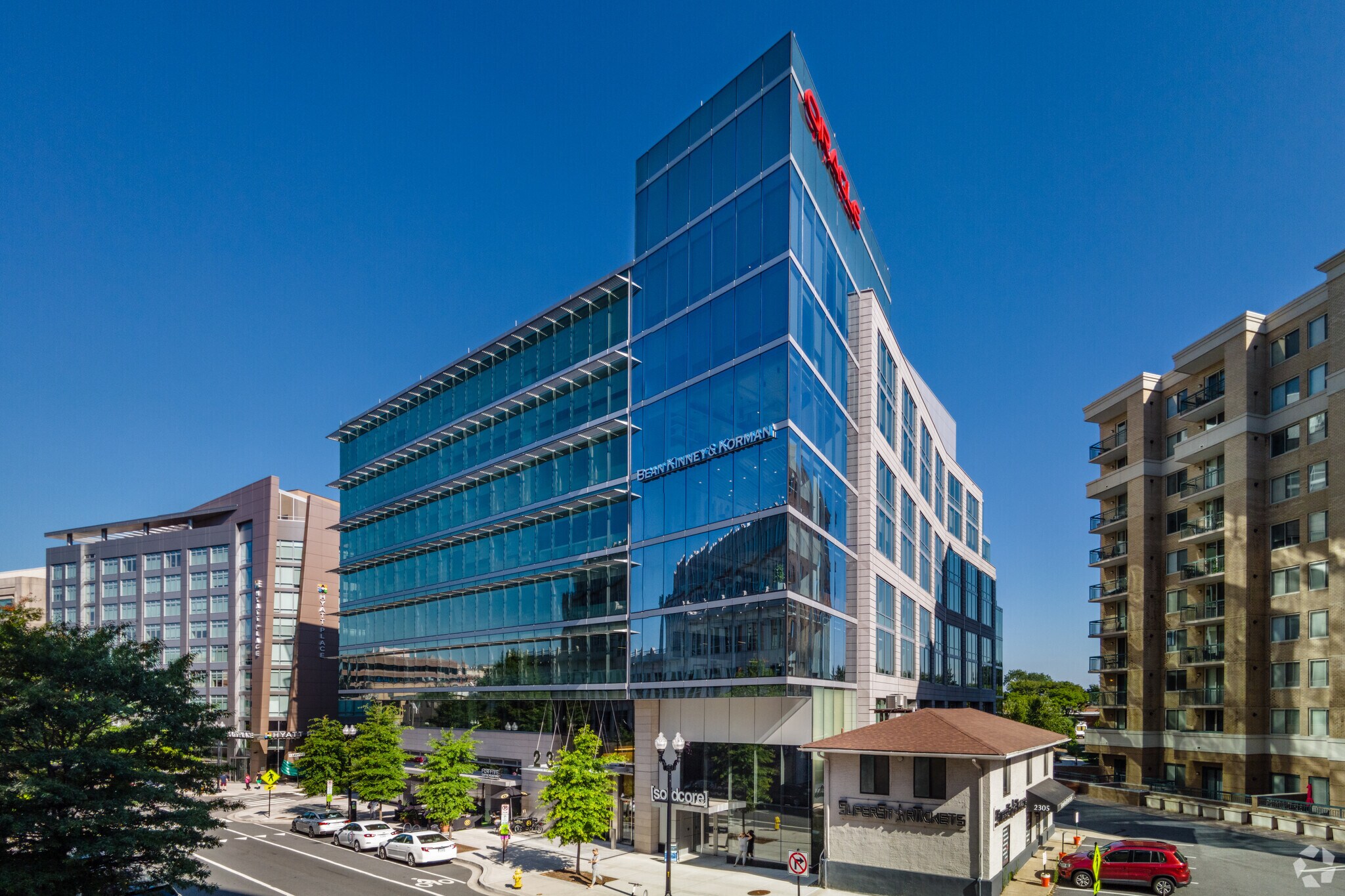 2311 Wilson Blvd, Arlington, VA à louer Photo principale– Image 1 sur 18
