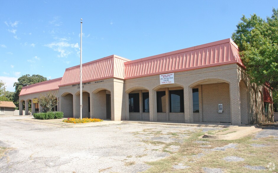 2521 Oakland Blvd, Fort Worth, TX à vendre - Photo de l’immeuble – Image 3 sur 7