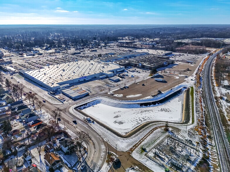 1788-1850 W Michigan Ave, Jackson, MI à louer - Photo de l’immeuble – Image 3 sur 7