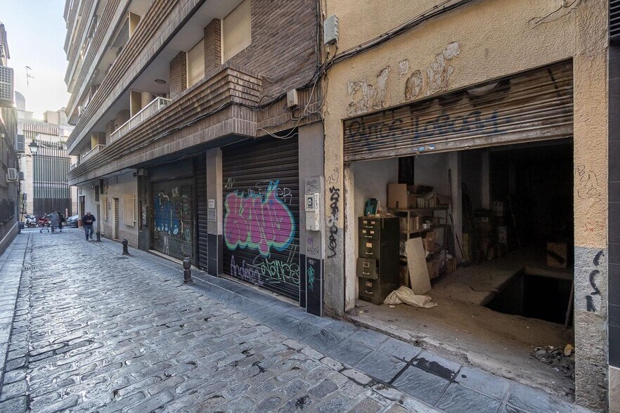 Local commercial dans Granada, Granada à vendre - Photo de l’immeuble – Image 2 sur 16