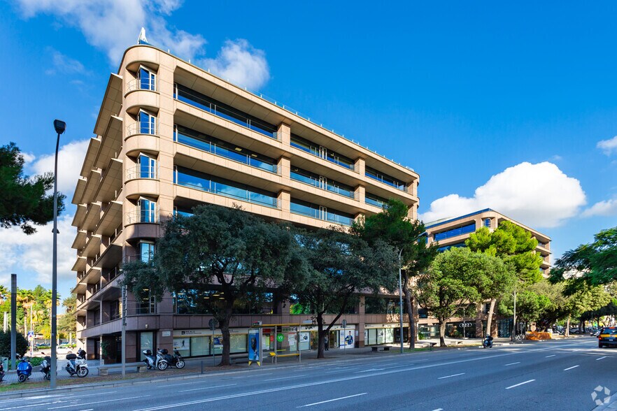 Via Augusta, 252, Barcelone, Barcelona à louer - Photo de l’immeuble – Image 2 sur 5