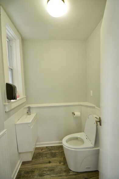 18 Main St, Millburn, NJ à louer - Photo intérieure – Image 2 sur 8