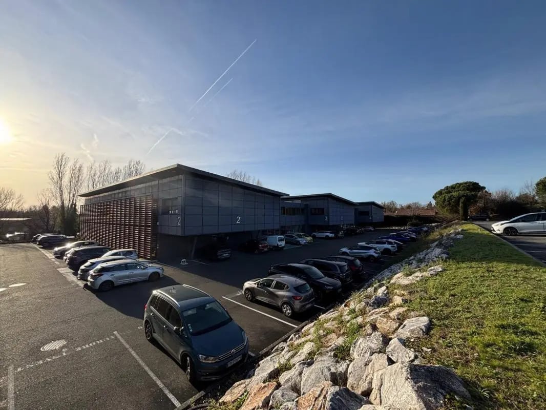 Bureau dans Saint-Jean à louer Photo de l’immeuble– Image 1 sur 35