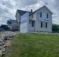 816 E Turkeyfoot Lake Rd, Akron, OH à louer Photo de l’immeuble– Image 1 sur 9