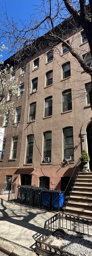 Plus de détails pour 133 E 35th St, New York, NY - Logement à vendre