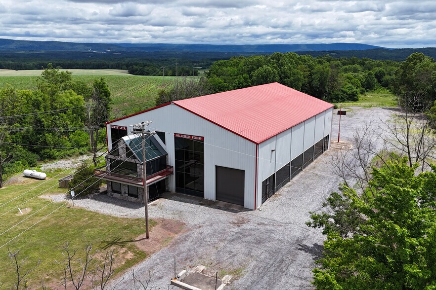 3771 Pleasant Grove Rd, Warfordsburg, PA à vendre - Photo de l’immeuble – Image 1 sur 24