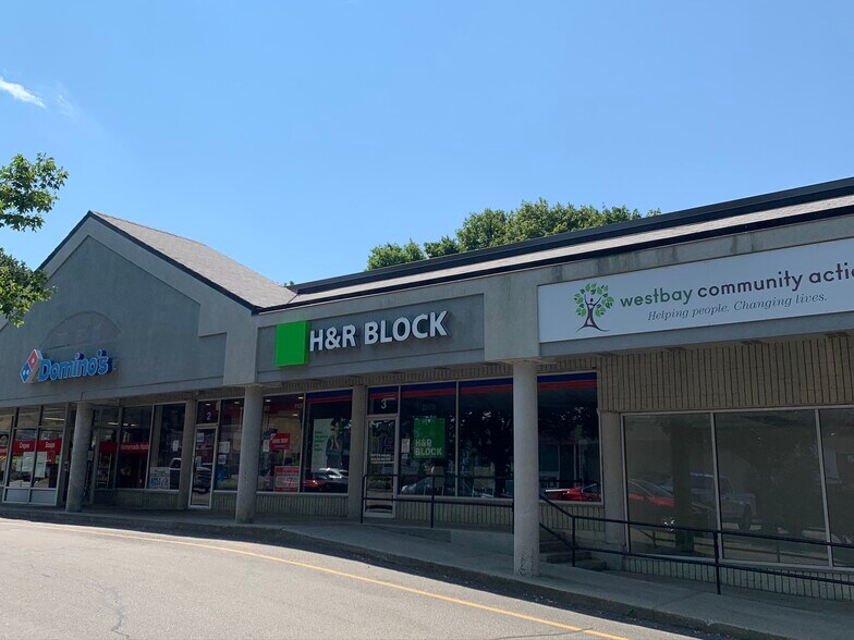 1745 Main St, West Warwick, RI à louer - Photo de l’immeuble – Image 2 sur 2