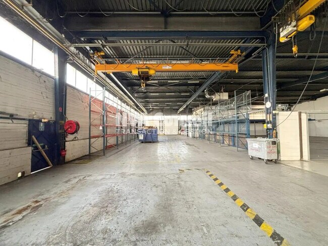 Plus de détails pour Industriel/Logistique à louer