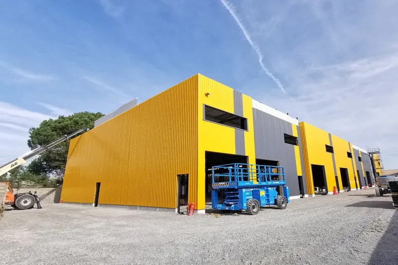 Local d'activités dans Lunel à vendre - Photo de l’immeuble – Image 3 sur 5