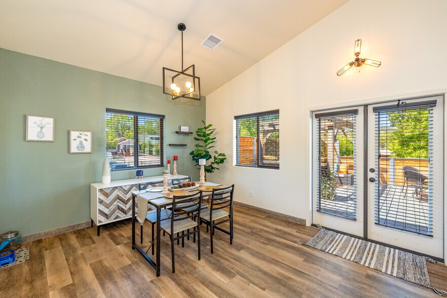 116 S 1st St, Williams, AZ à vendre - Photo de l’immeuble – Image 2 sur 70