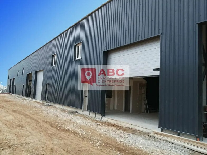 Local d’activités dans Vendargues à louer - Photo de l’immeuble – Image 1 sur 4