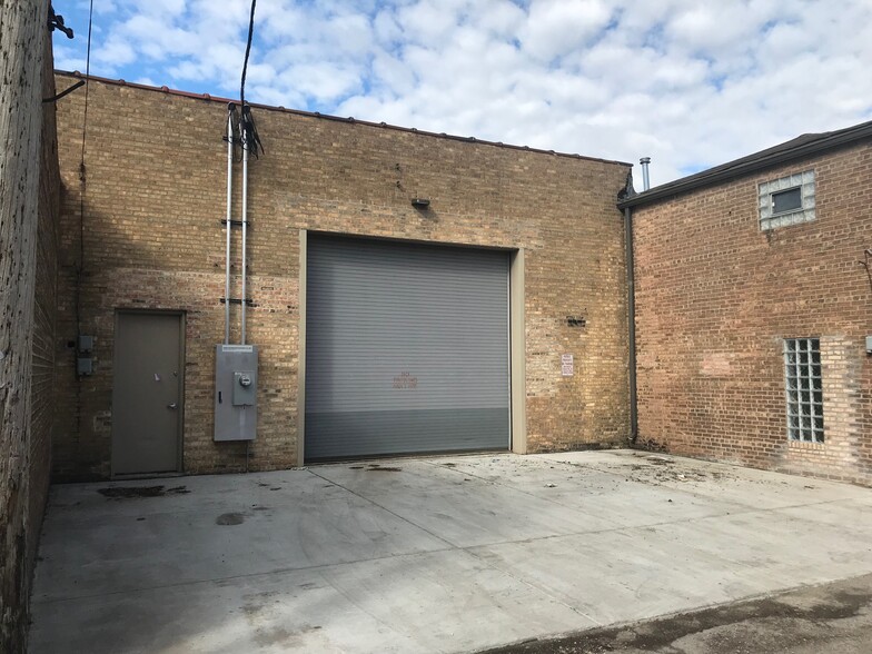 4455-4465 N Elston Ave, Chicago, IL à louer - Photo de l’immeuble – Image 2 sur 3