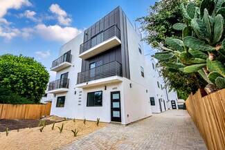 Plus de détails pour 6461 Woodley Ave, Van Nuys, CA - Logement à vendre