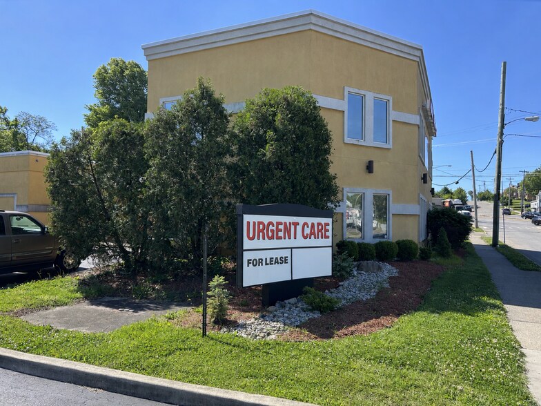 3006 Glenmore Ave, Cincinnati, OH à louer - Photo principale – Image 1 sur 21
