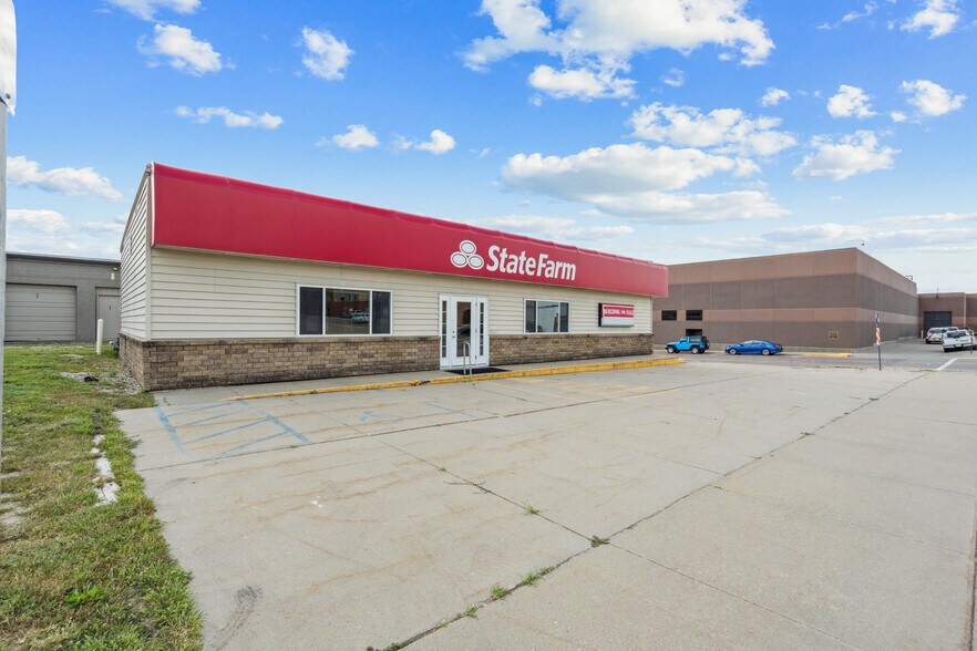 101 E Linn St, Marshalltown, IA à vendre - Photo de l’immeuble – Image 3 sur 42