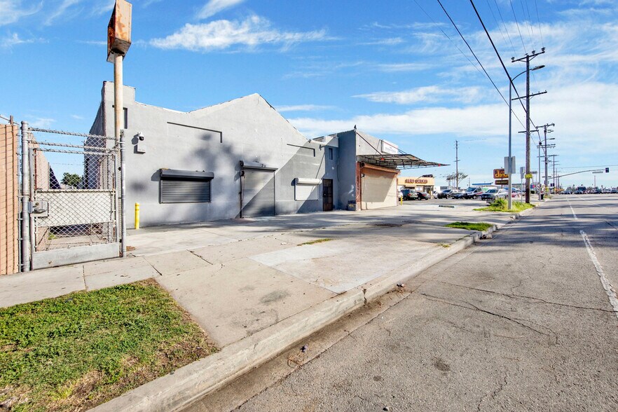 11316-11318 S Vermont Ave, Los Angeles, CA à vendre - Photo principale – Image 1 sur 29