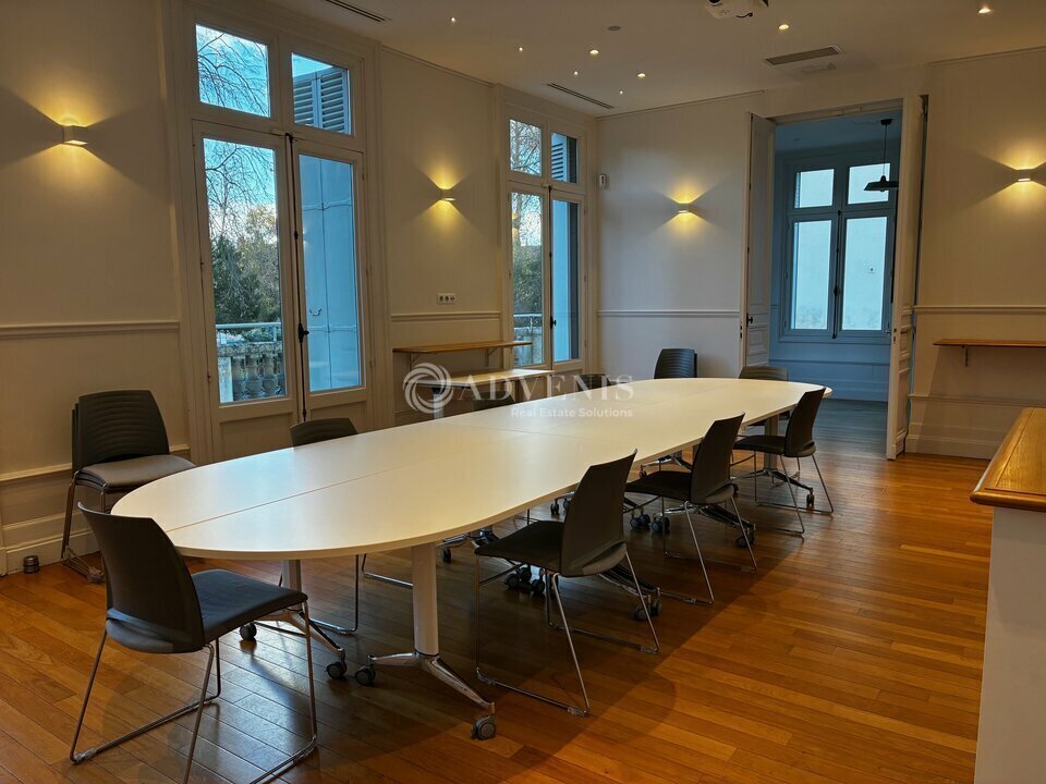 Bureau dans Tours à louer Photo de l’immeuble– Image 1 sur 8