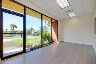 7151 University Blvd, Winter Park, FL à louer Photo intérieure– Image 1 sur 17