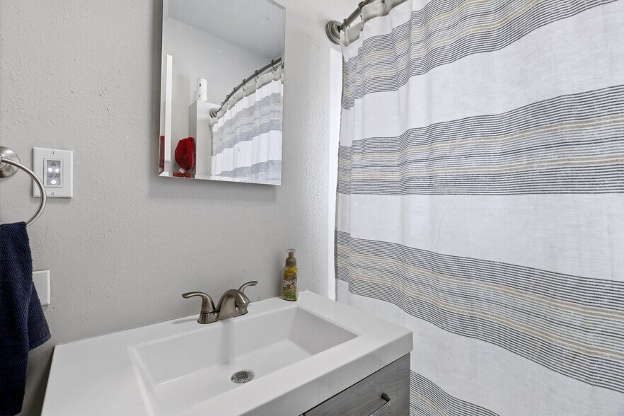 13350 Kimble Ct, San Martin, CA à vendre - Photo de l’immeuble – Image 2 sur 39