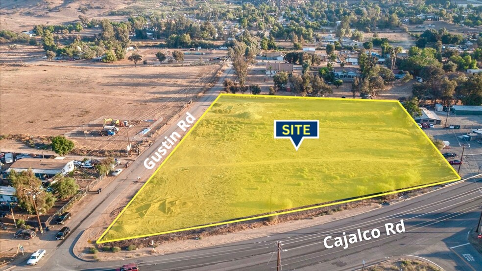 Cajalco Rd, Perris, CA à vendre - Photo de l’immeuble – Image 3 sur 13