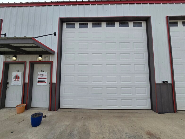 308 W State Highway 152, Mustang, OK à vendre - Photo de l’immeuble – Image 2 sur 30