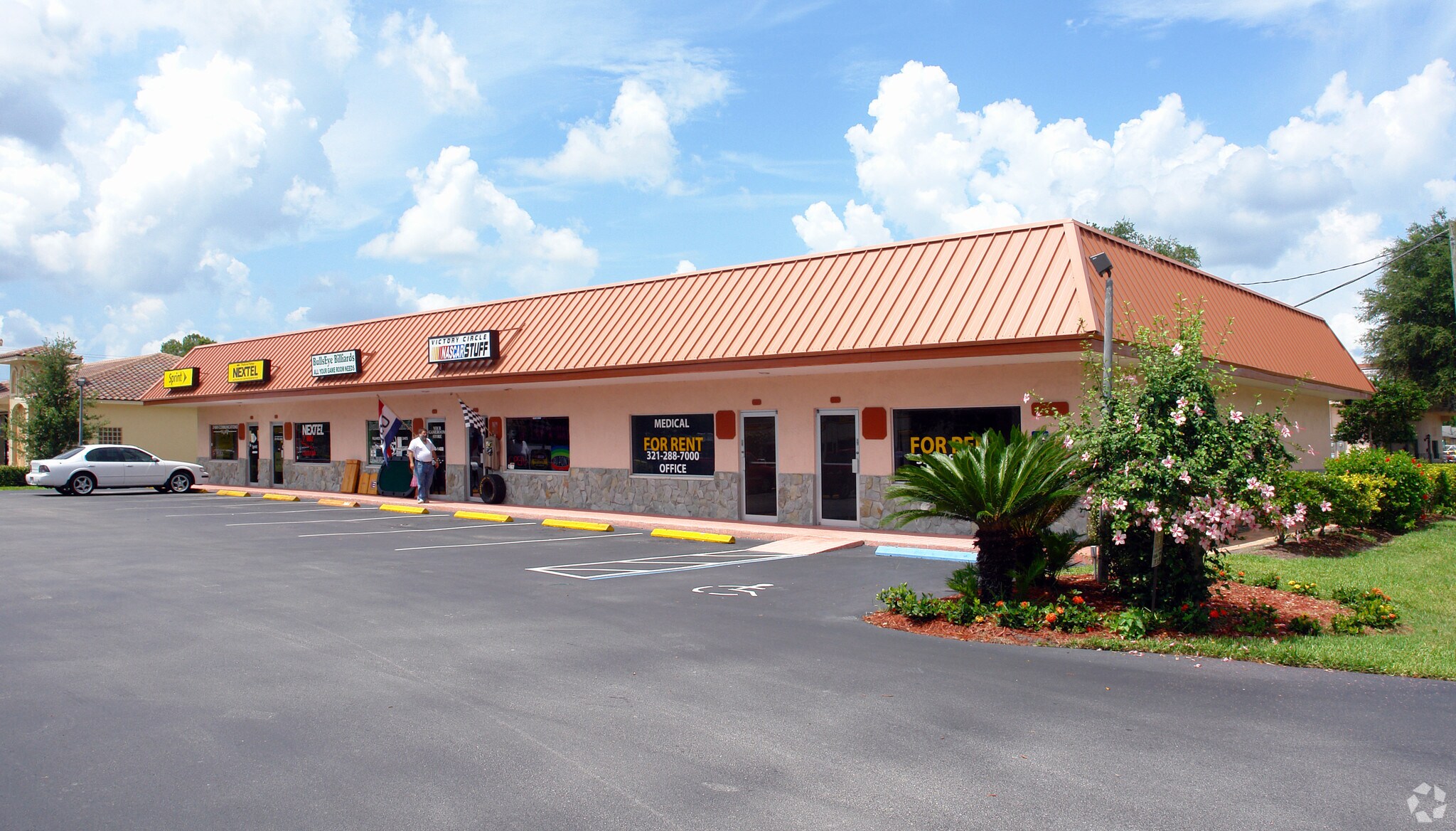 230-240 S Wickham Rd, West Melbourne, FL à louer Photo principale– Image 1 sur 6
