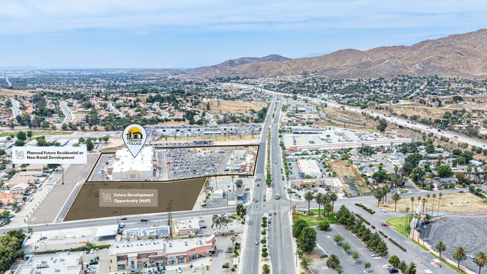 6348 Mission Blvd, Jurupa Valley, CA à vendre - Aérien – Image 3 sur 7