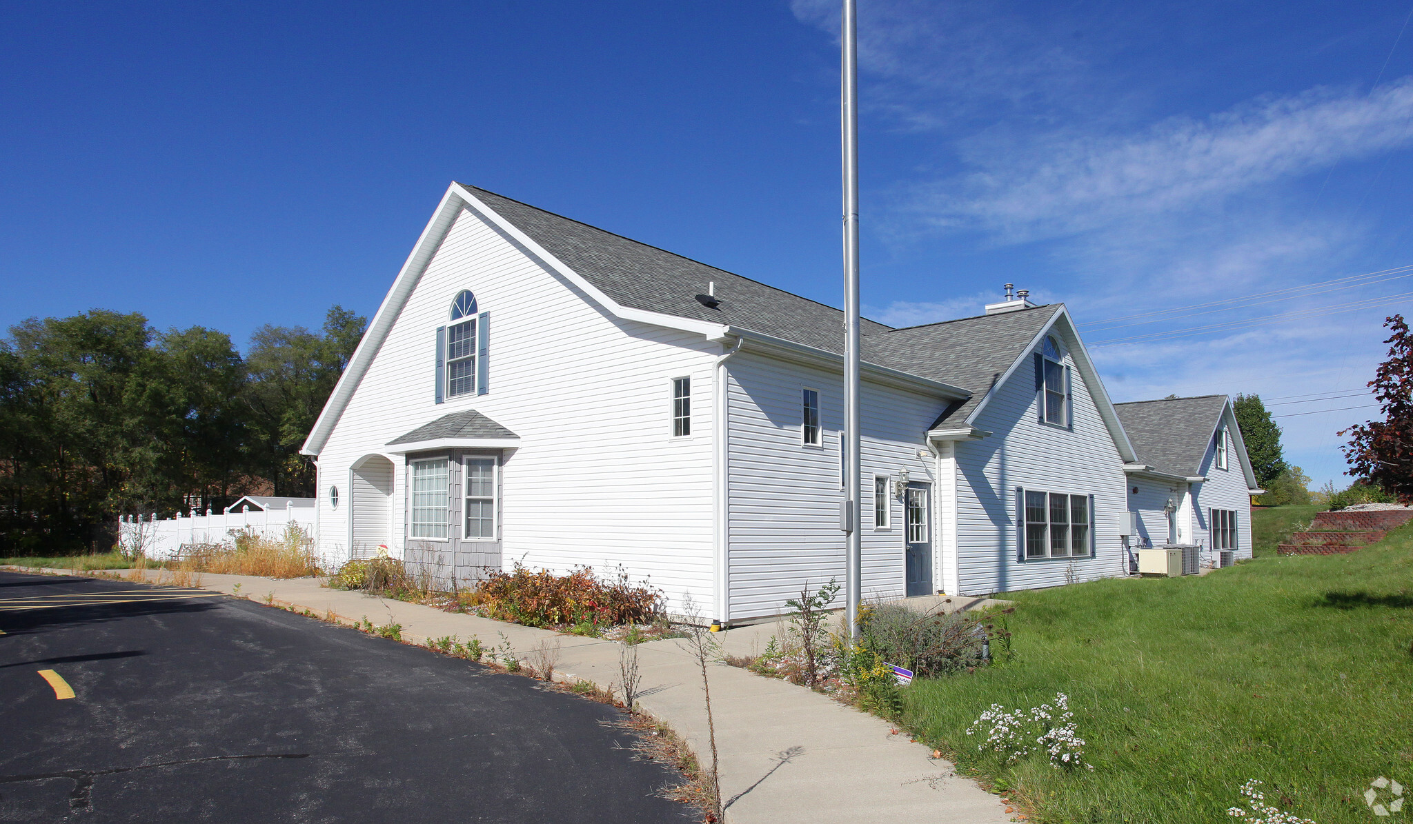 2886 3 Mile Rd, Grand Rapids, MI à vendre Photo principale– Image 1 sur 4