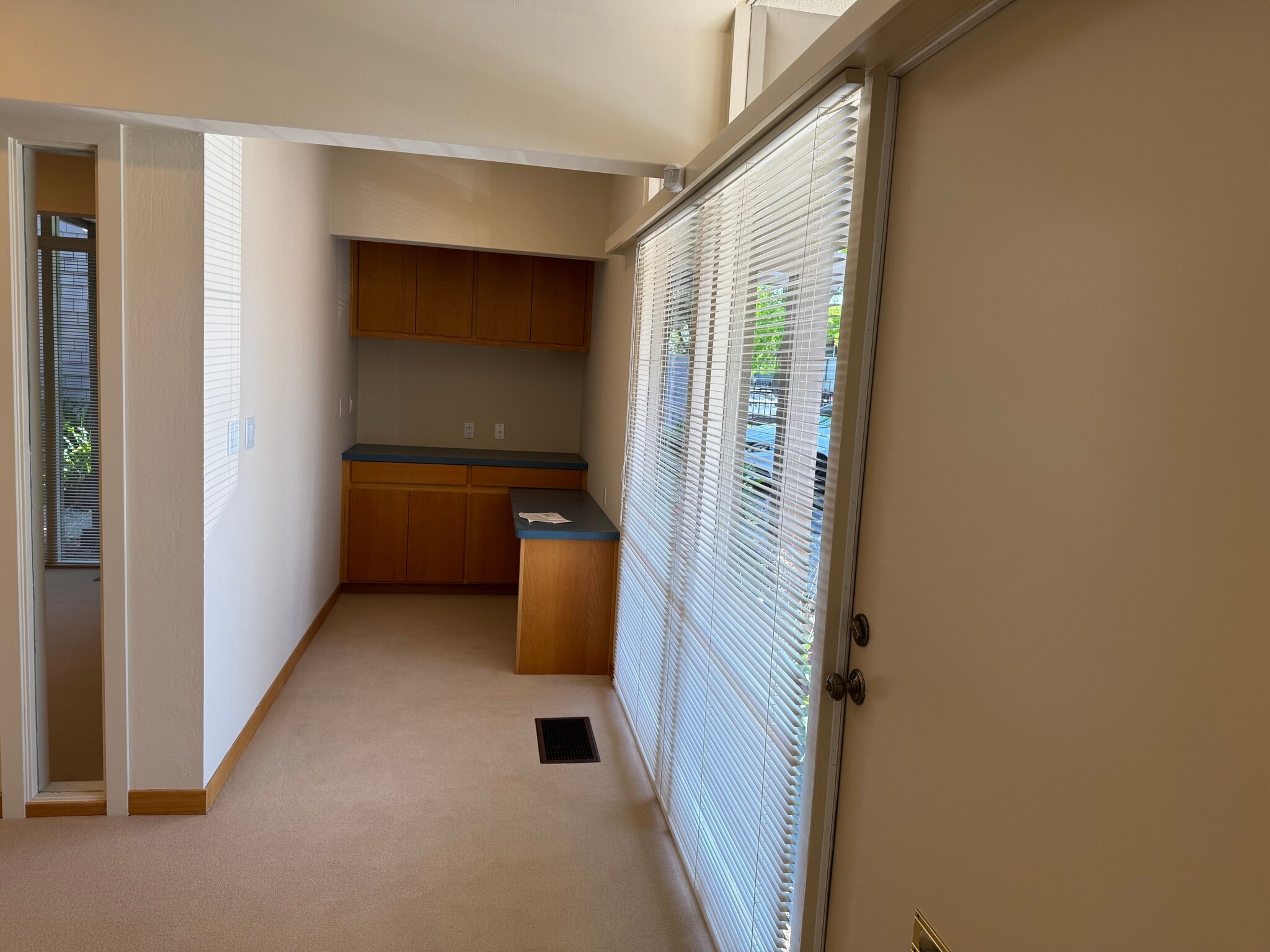 3450 Golden Gate Way, Lafayette, CA à louer Photo intérieure– Image 1 sur 8
