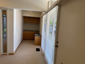 3450 Golden Gate Way, Lafayette, CA à louer Photo intérieure– Image 1 sur 8