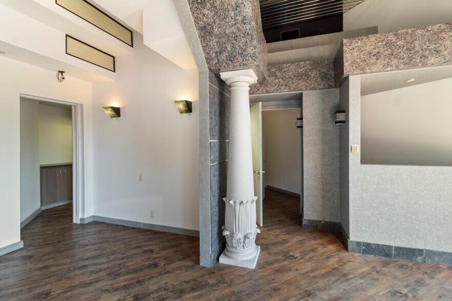 106 E 26th St, Bryan, TX à louer - Photo de l’immeuble – Image 3 sur 14