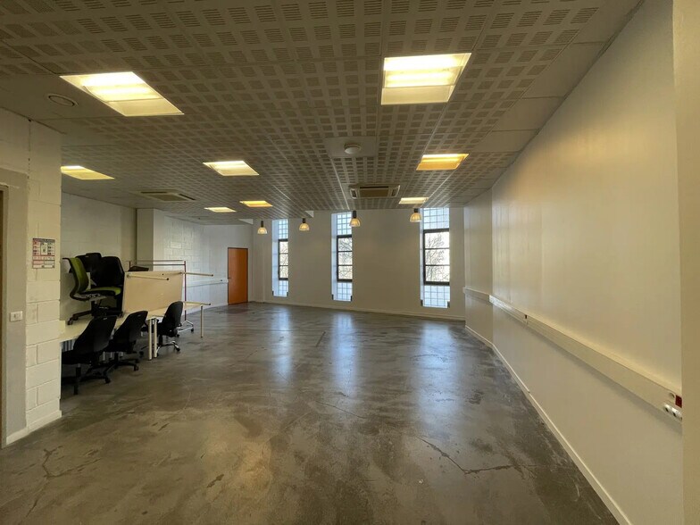 24 Rue De L'Est, Paris à louer - Photo de l’immeuble – Image 3 sur 5