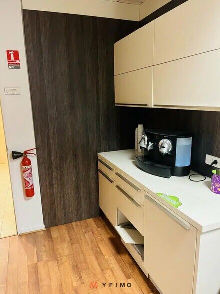 Bureau dans Guyancourt à louer - Photo de l’immeuble – Image 2 sur 5