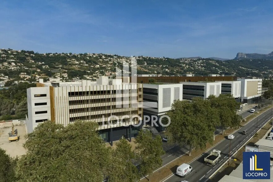 Bureau dans Nice à louer - Photo de l’immeuble – Image 2 sur 4