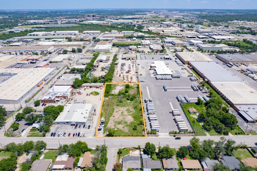 1203 Gembler Rd, San Antonio, TX à vendre - Photo de l’immeuble – Image 2 sur 6