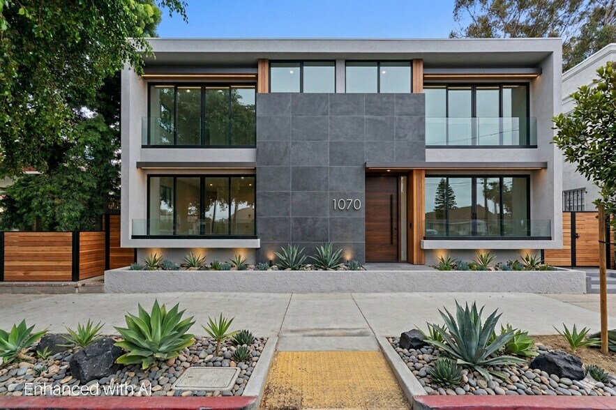 1070 Chestnut Ave, Long Beach, CA à vendre - Photo de l’immeuble – Image 2 sur 14
