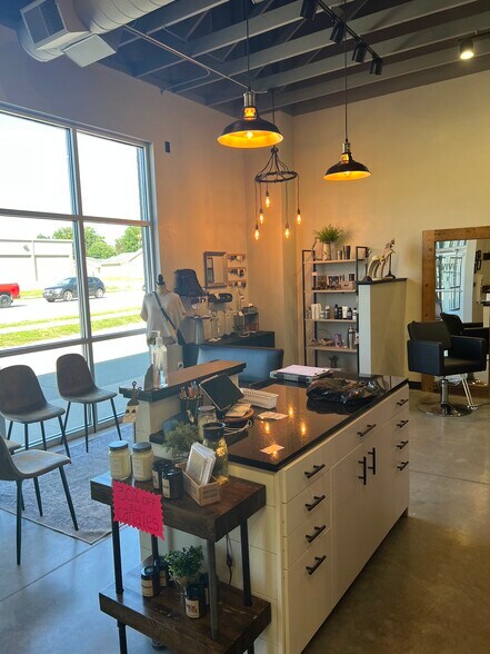 111 Plank Rd, Kaukauna, WI à louer - Photo de l’immeuble – Image 3 sur 15